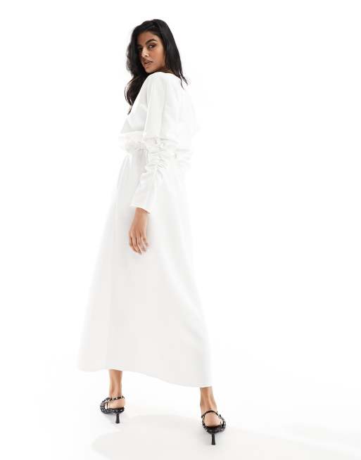 ASOS DESIGN v neck long sleeve blouson midi dress with front split in white, 3 of 4