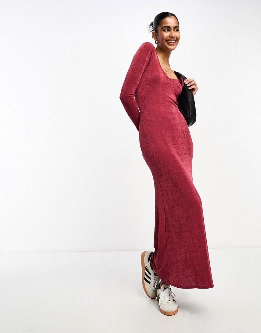 ASOS DESIGN v neck long sleeve maxi dress in burgundy-Red