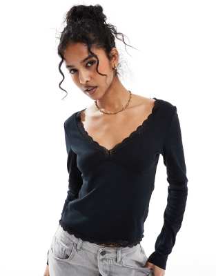 v neck long sleeve top with lace detail in black-Multi