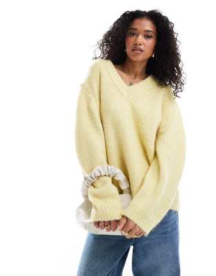 v neck oversized sweater in lime-Green