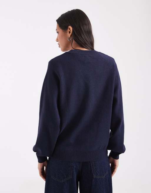 ASOS DESIGN v neck relaxed fine gauge jumper in navy, 4 of 4