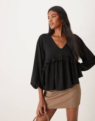 V neck smock top with ruffle in black