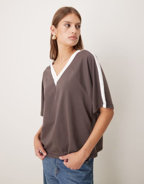 ASOS DESIGN v neck top in charcoal with cream piping - view 1