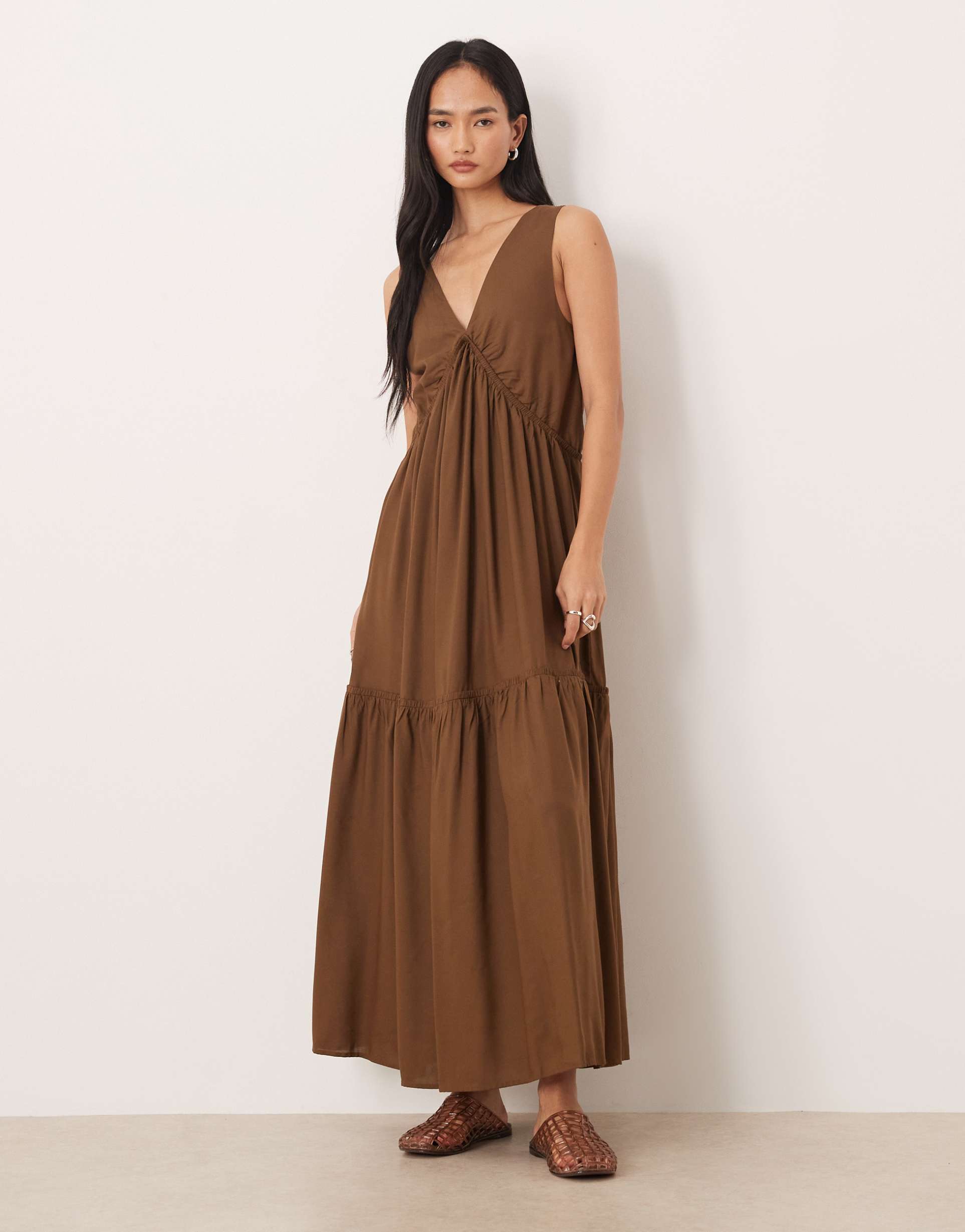 asos design v-neck trapeze tiered maxi dress in deep olive