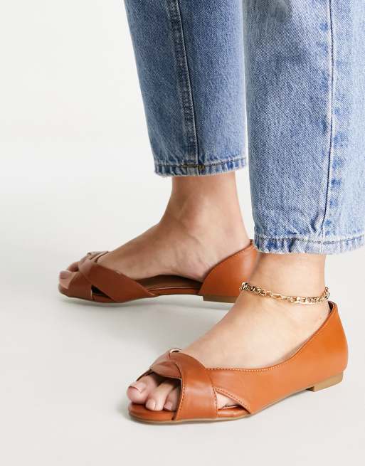 ASOS DESIGN - Vale - Ballerina's met brede pasvorm en open neus in bruin, 3 van 4