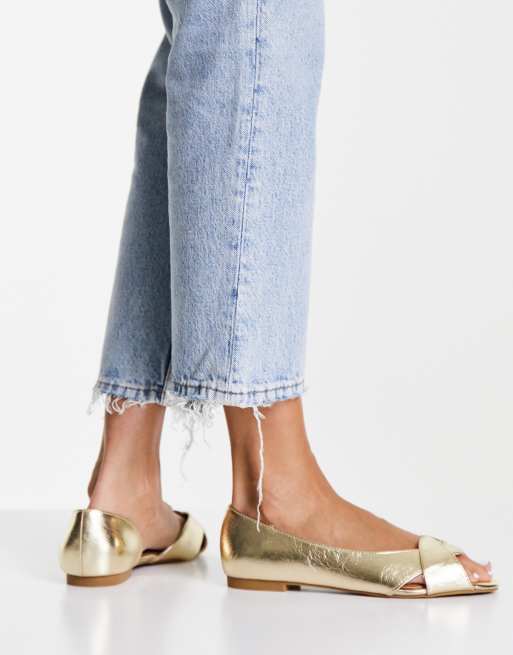 ASOS DESIGN Vale Peeptoe Ballerinas in Gold weite Passform ASOS