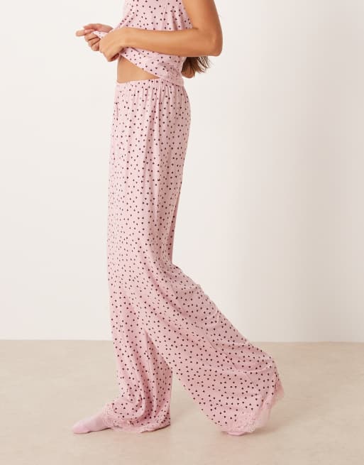 ASOS DESIGN – Valentinstag – Mix & Match – Pyjama-Hose in Rosa mit weitem Bein, Spitzenborte und Herzmuster
