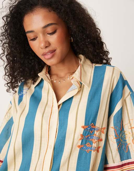 ASOS DESIGN - Valerie - Gestreept strandoverhemd van katoen met borduurwerk in multi, 2 van 4
