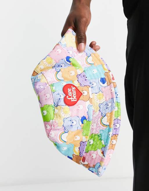 ASOS DESIGN – Vändbar solhatt med heltäckande Care Bears-tryck, 3 av 4