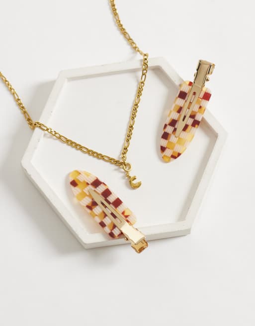 ASOS DESIGN vandtæt vedhæng i rustfrit stål med udskifteligt C i guld, 2 af 4
