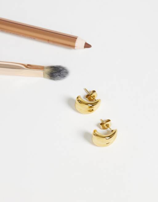 ASOS DESIGN vandtætte mini-hoops i rustfrit stål i guldfarve, 4 af 4