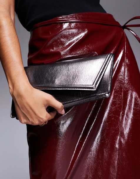 ASOS DESIGN – Vapengrå, asymmetrisk kuvertväska med kedjerem - view 1