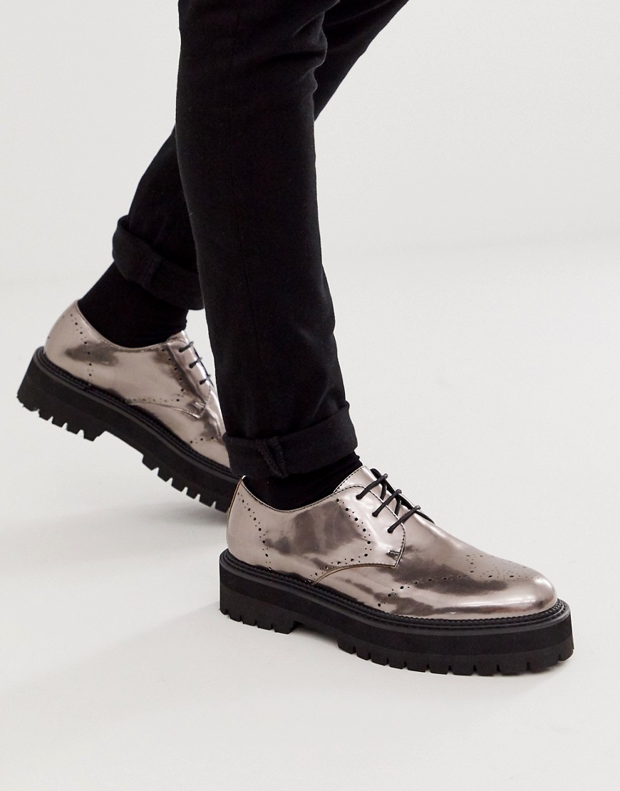 ASOS DESIGN – Vapengrå skor i läderimitation med snörning och hög tjock sula-Silver