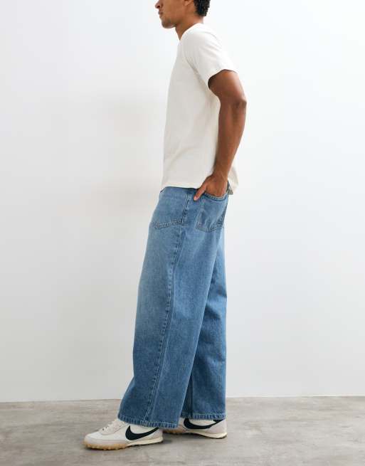 ASOS DESIGN vaqueros barrel en azul lavado medio con detalle de bolsillos, 2 de 9
