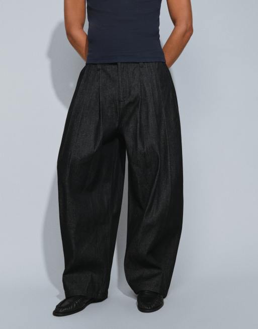 ASOS DESIGN - Vaqueros barrel en denim negro crudo con pinzas, 2 de 5