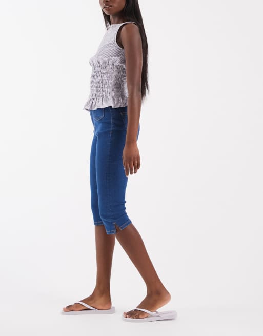 ASOS DESIGN - Vaqueros capri con lavado azul oscuro medio y detalle de bolsillo, 2 de 5