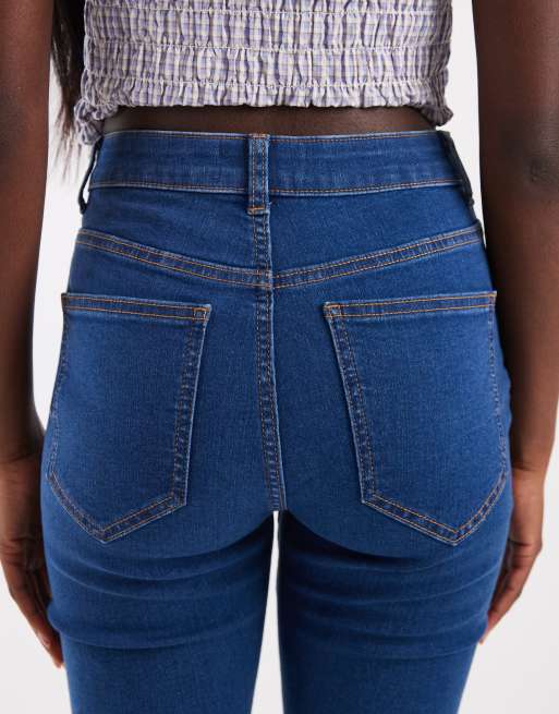 ASOS DESIGN - Vaqueros capri con lavado azul oscuro medio y detalle de bolsillo, 5 de 5