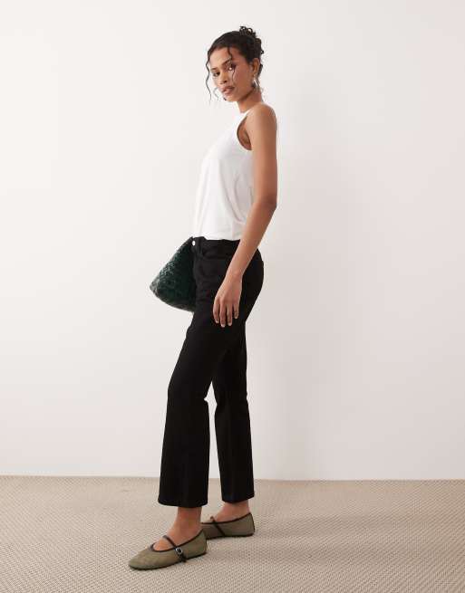 ASOS DESIGN - Vaqueros capri negros de corte acampanado, 3 de 5