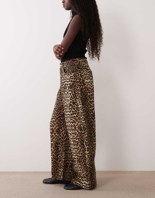 ASOS DESIGN - vaqueros de estampado leopardo color toffee efecto cuerno, 3 de 5