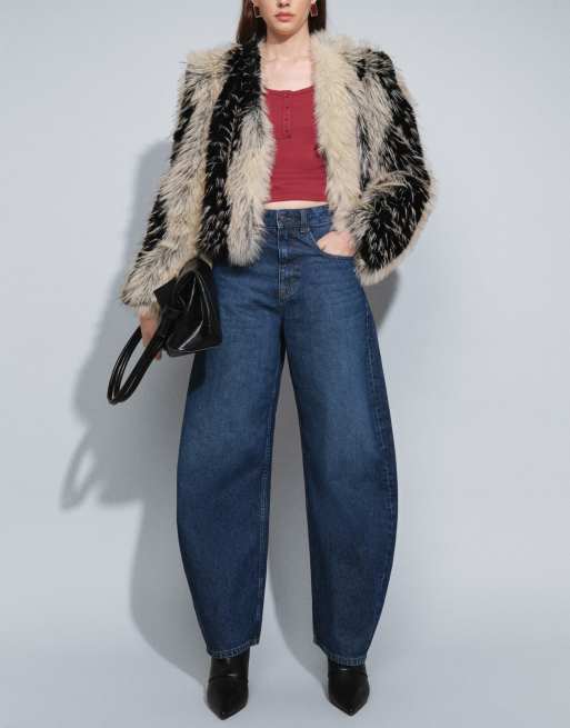 ASOS DESIGN - vaqueros rectos de pernera ancha en lavado oscuro, 2 de 5