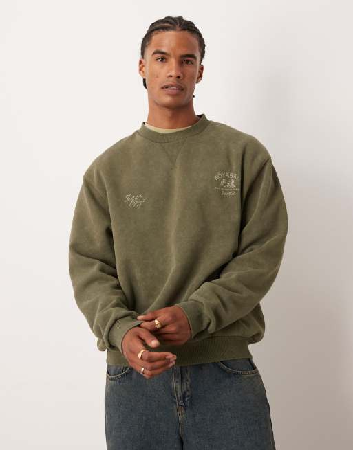 ASOS DESIGN - Vasket kakigrøn sweatshirt med print på ryggen i afslappet pasform, 3 af 5