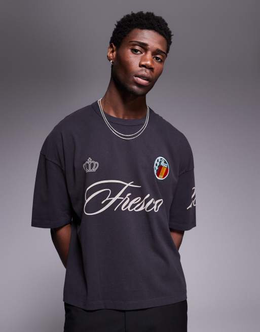 ASOS DESIGN - Vasket sort oversized T-shirt med sportsgrafik og -logo i firkantet pasform
