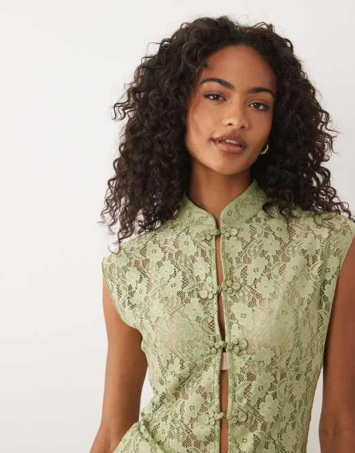 ASOS DESIGN väst i spets med rouleaux-loopdetalj i salviagrönt, 3 av 4