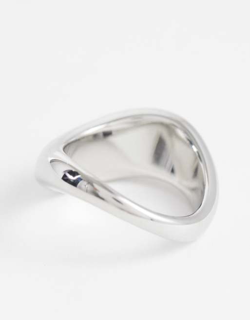 ASOS DESIGN vattentät ring i rostfritt stål med vågdesign i silverton, 3 av 3