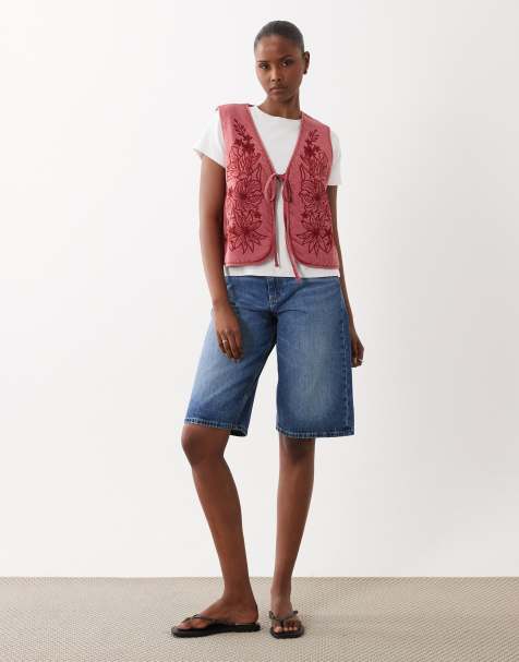 ASOS DESIGN - Vatteret habitvest med polstring og blomsterdesign i bordeaux syrevask - view 1