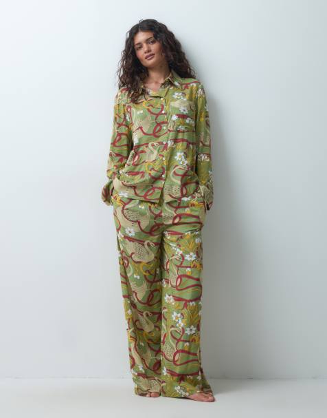 ASOS DESIGN vävt modal-pyjamasset med svanprint och långa ärmar - view 1