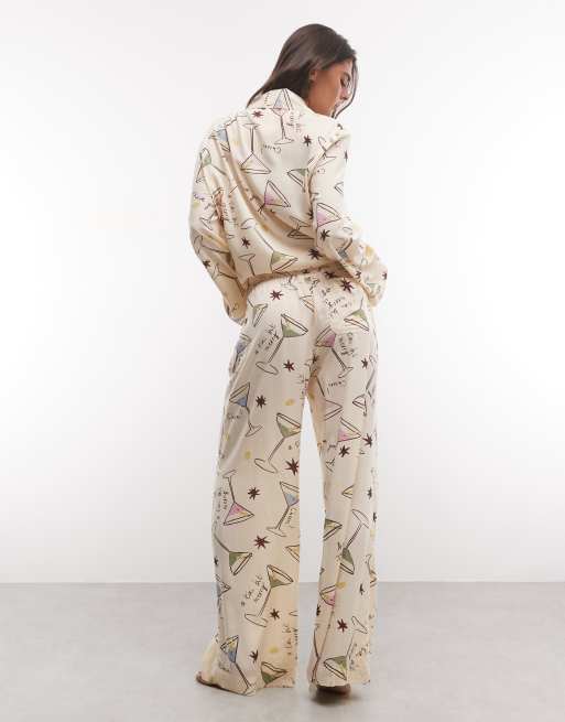 ASOS DESIGN vävt pyjamasset i modal med lång ärm och cocktailtryck, 4 av 4