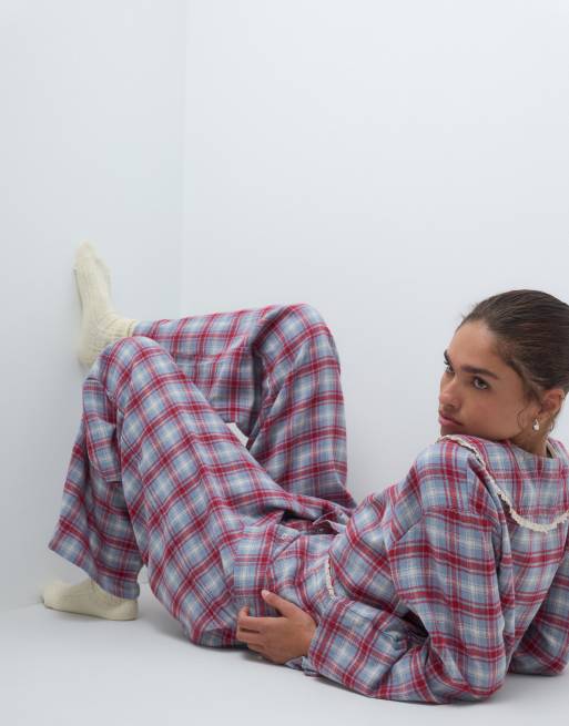 ASOS DESIGN vävt pyjamasset med långa ärmar, krage med volang och rutmönster, 2 av 4