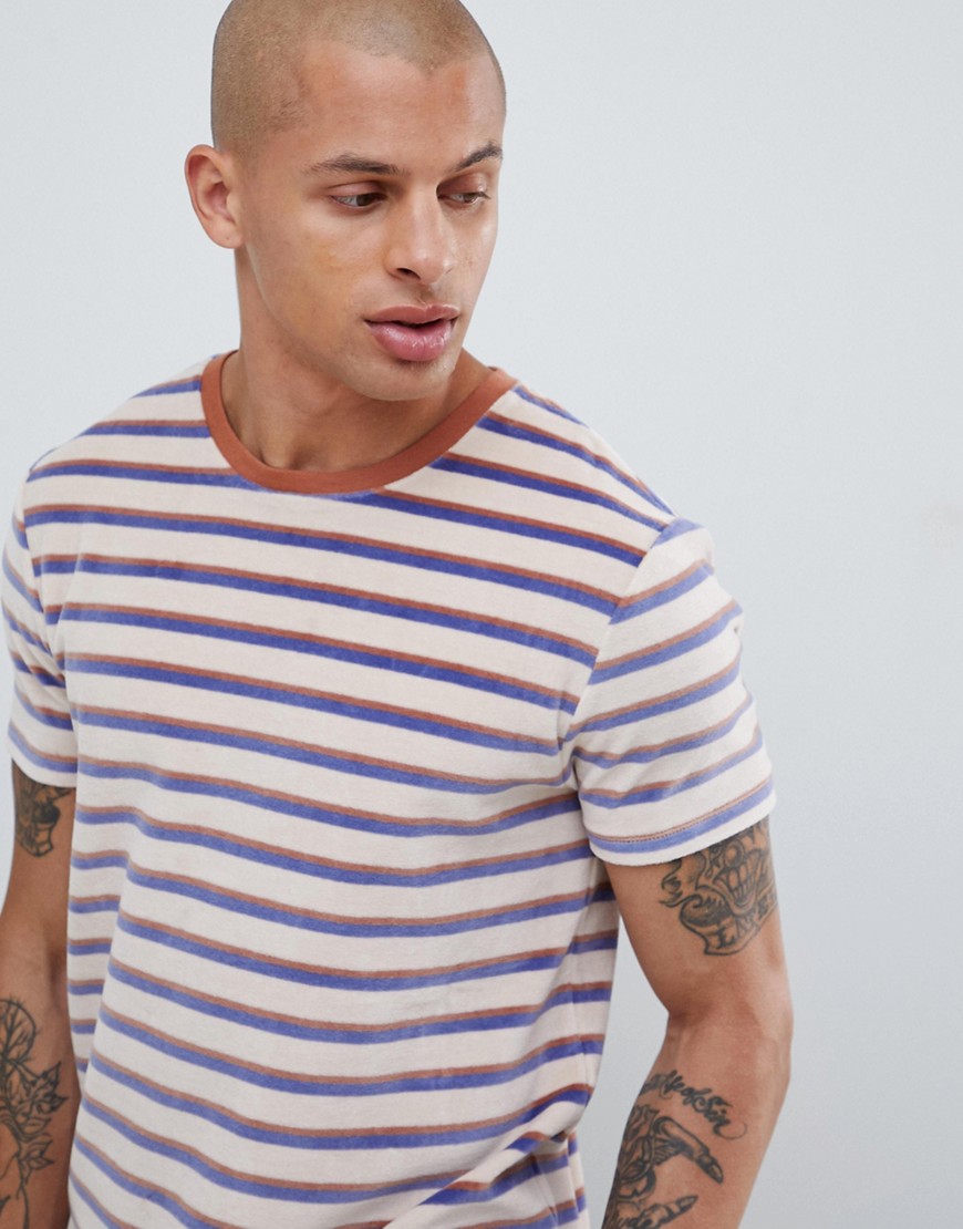 ASOS DESIGN - Velour gestreept T-shirt met constraterende ribbels in gebroken wit