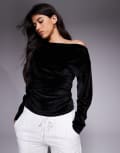 [ASOS DESIGN] ASOS DESIGN velvet cord cinched off shoulder top in black-Navy XS NAVY