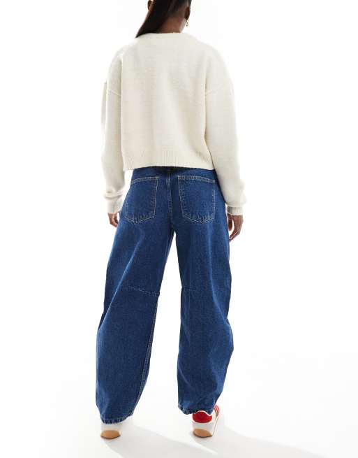 ASOS DESIGN – Verkürzte Oversize-Jeans in Mittelblau mit abgerundetem Beinschnitt und Einsätzen, 3 von 5