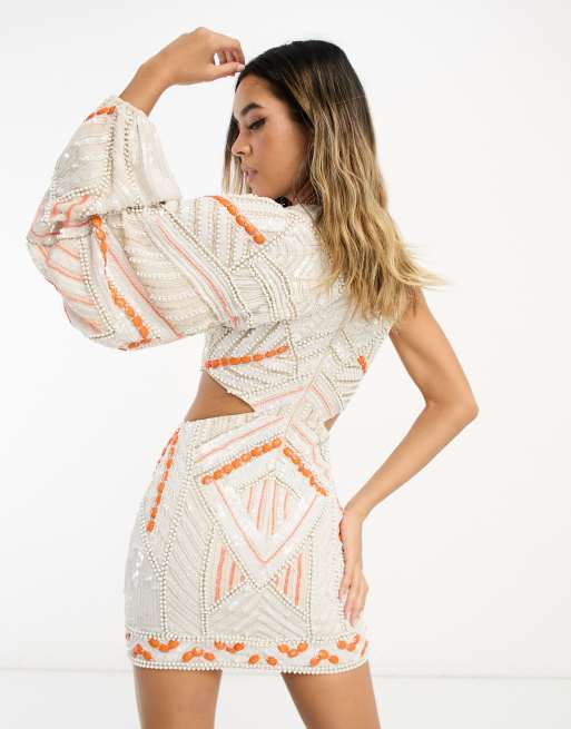 ASOS DESIGN - Versierde mini jurk met enkele mouw, dubbele laag en opening in wit, 2 van 4