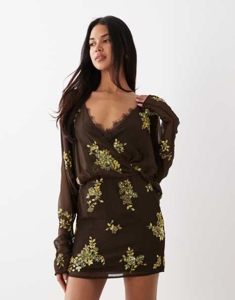 ASOS DESIGN – Verziertes Fledermausärmel-Minikleid mit weitem Sitz an der Hüfte und Spitzen-Camisole in Schokobraun und Limettengrün - view 1