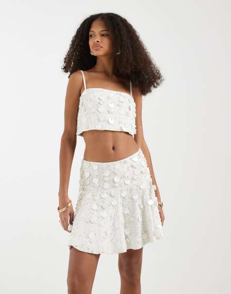 ASOS DESIGN – Verziertes Set mit verspieltem Minirock und Trägertop in Weiß - view 1