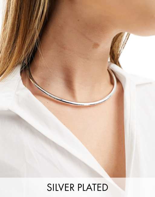 ASOS DESIGN - Verzilverde torque-choker met minimalistisch ontwerp
