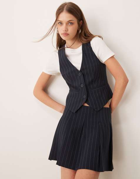 ASOS DESIGN - Vest i marineblå med nålestriber - view 1