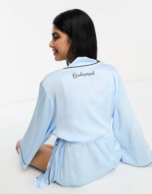 ASOS DESIGN - Vestaglia corta in raso blu da damigella