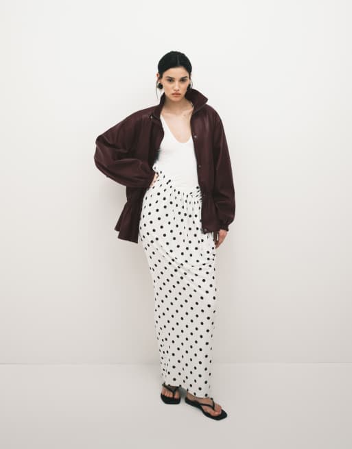 ASOS DESIGN - Veste cintrée à taille basse en similicuir - Bordeaux, 2 de 4
