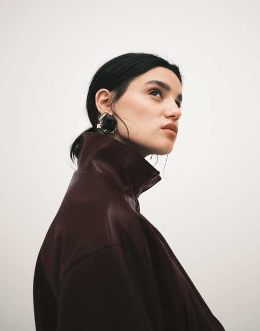 ASOS DESIGN - Veste cintrée à taille basse en similicuir - Bordeaux, 3 de 4