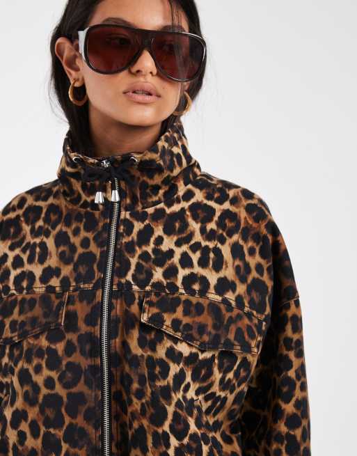 ASOS DESIGN - Veste en jean légère à col cheminée - Léopard, 3 de 4