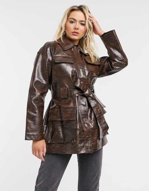 ASOS DESIGN Veste imitation croco quatre poches avec ceinture Marron fonc