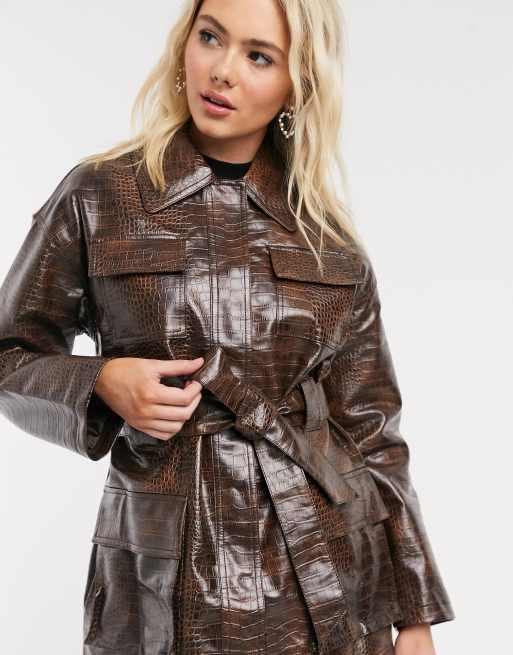 ASOS DESIGN - Veste imitation croco à quatre poches avec ceinture - Marron foncé, 3 de 4