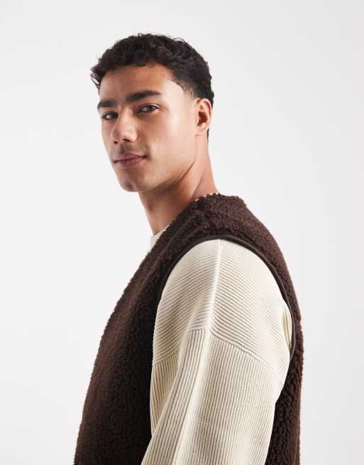 ASOS DESIGN - Veste sans manches fonctionnelle en imitation peau de mouton - Marron, 4 de 5