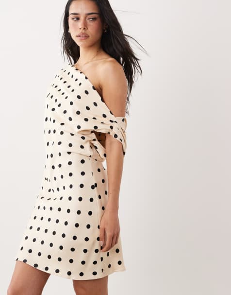 ASOS DESIGN - Vestido corto amarillo crema asimétrico drapeado con estampado de lunares de satén - view 1