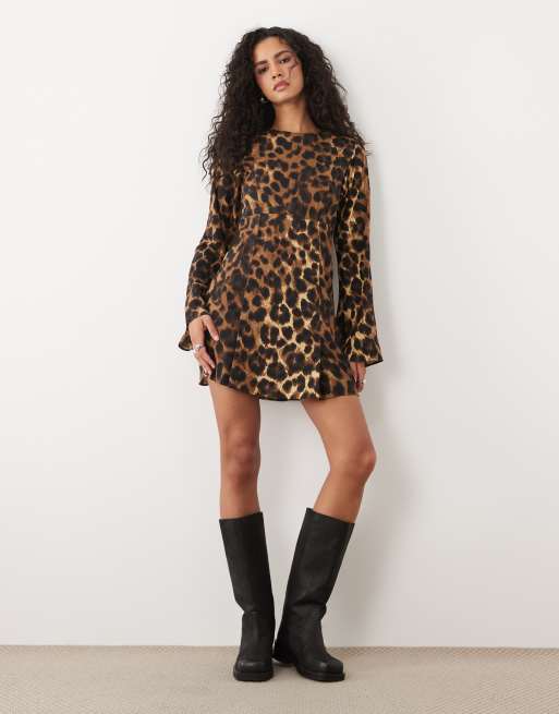 ASOS DESIGN - Vestido corto de manga larga con estampado animal, 2 de 4