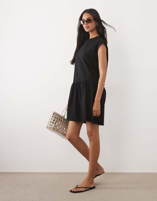 ASOS DESIGN - Vestido corto negro amplio, 2 de 4